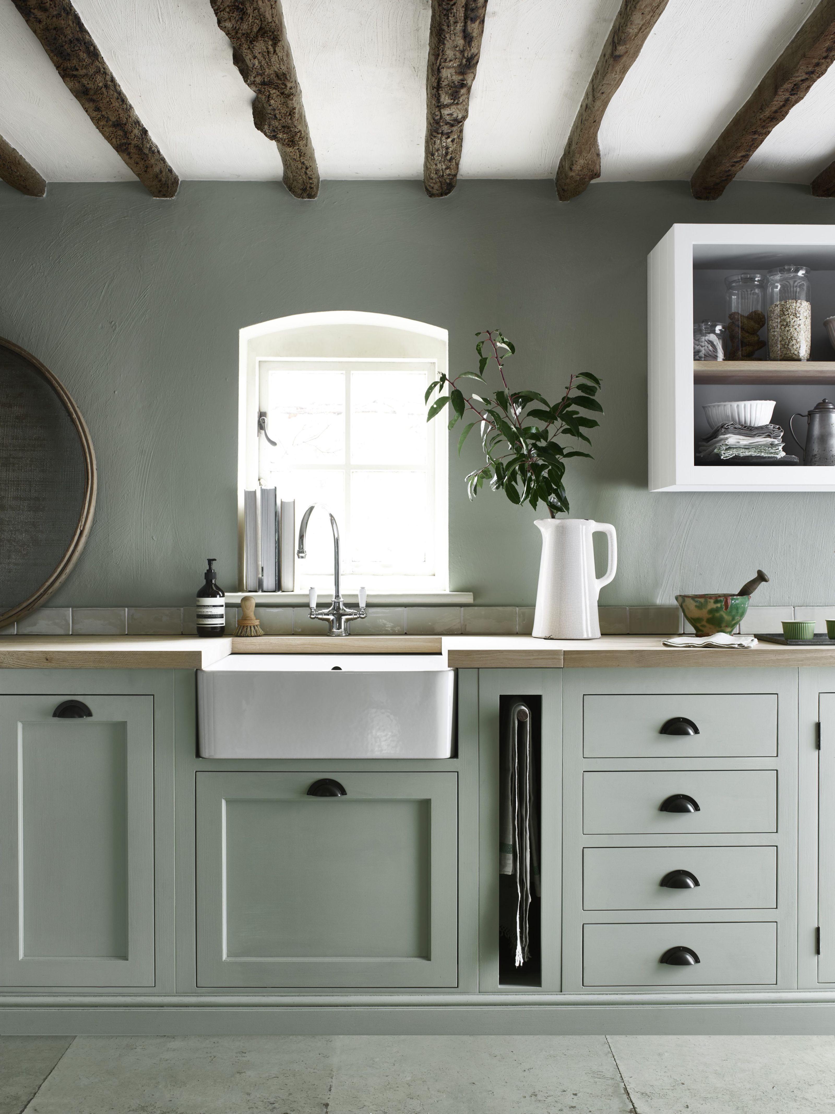 A ‌welcoming‌ color⁢ palette creates ‌an ​inviting sanctuary ‍of ​a ⁣country kitchen