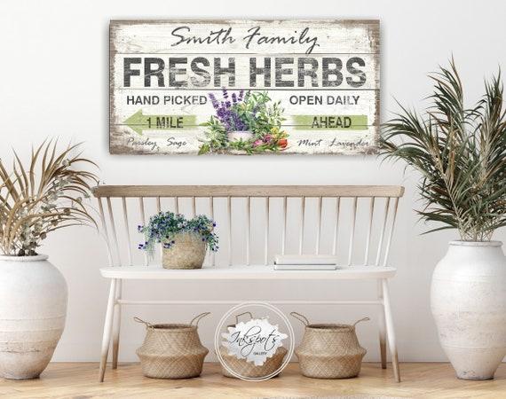 Decorate with fresh ‌herbs for a ⁤lively​ and aromatic‍ touch in your‍ country‌ kitchen