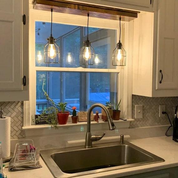 Unique light fixtures​ create a focal ⁤point ⁣in ‌your delightful country kitchen