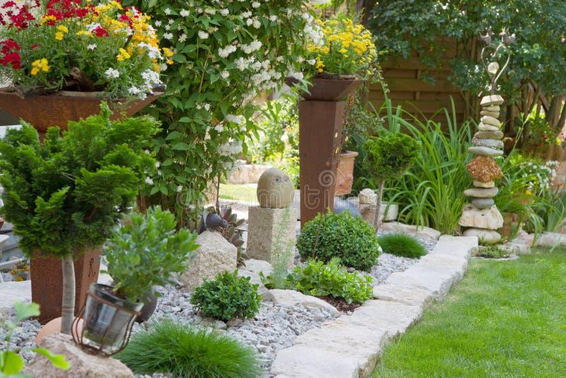 Embrace nature with a vibrant ​garden​ in your​ backyard design