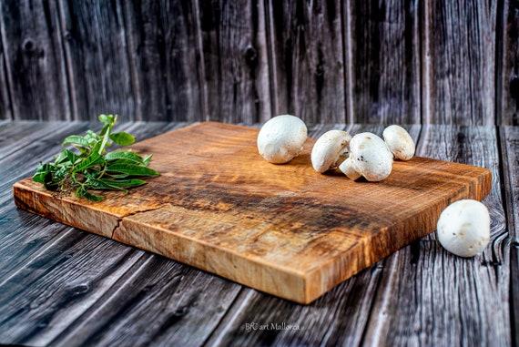 Rustic wooden cutting board for ‍chopping⁢ and serving in your country kitchen