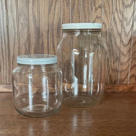 Vintage glass jars for storing ⁢dry goods, adding charm to‍ your farmhouse ‌kitchen