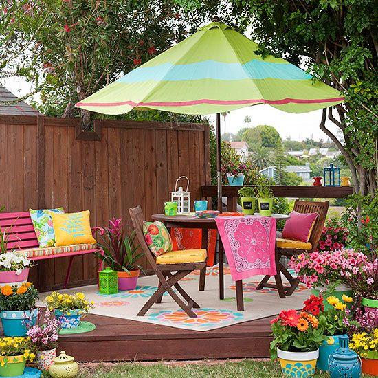 Add colorful ‌outdoor furniture to complement your landscaping‍ design vision