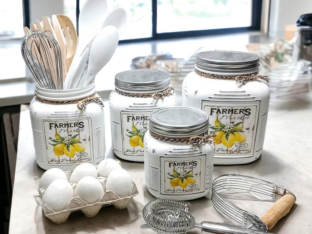 Mason jars serve ⁣as charming storage solutions in any farmhouse kitchen