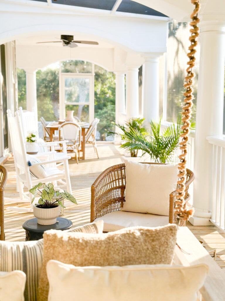 Mix and match materials for interest and depth in your ⁣patio design