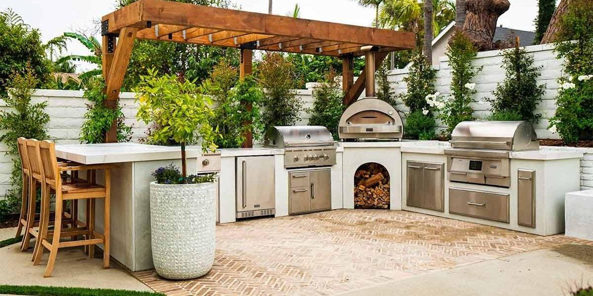 Install ⁣an outdoor kitchen to⁤ elevate cooking experiences in your modern backyard