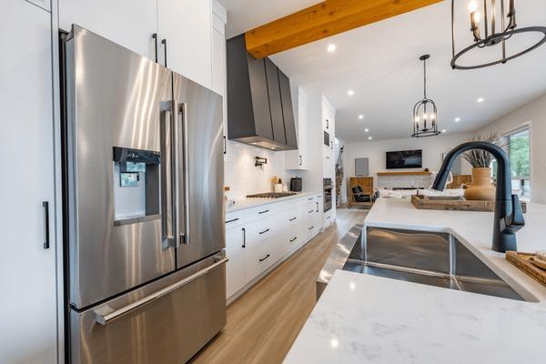 A spacious refrigerator to accommodate all your farmhouse kitchen needs