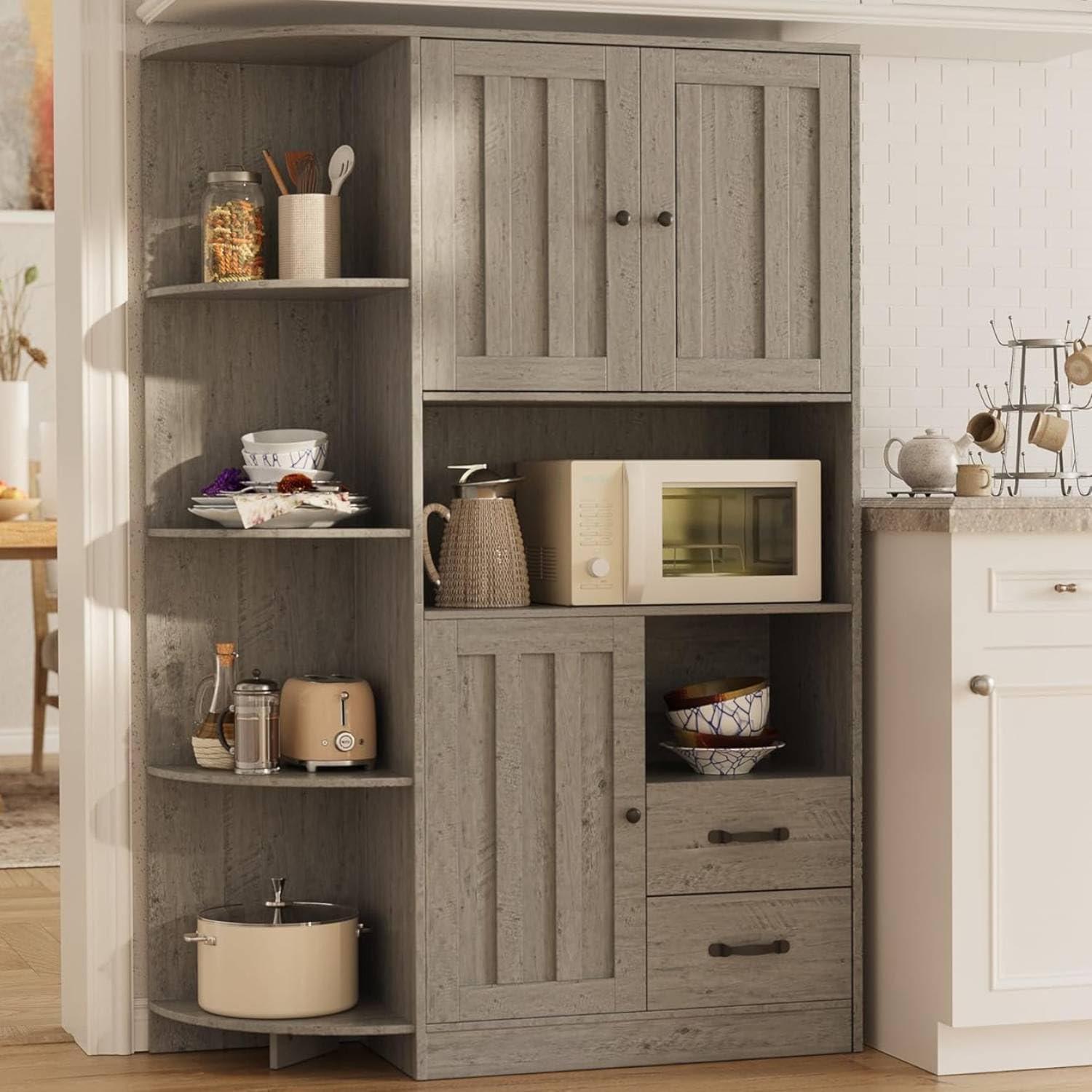 A⁤ large pantry to keep your farmhouse kitchen​ organized ⁢and clutter-free