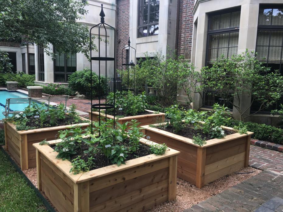 Utilize raised beds for a modern approach ⁣in your landscaping design