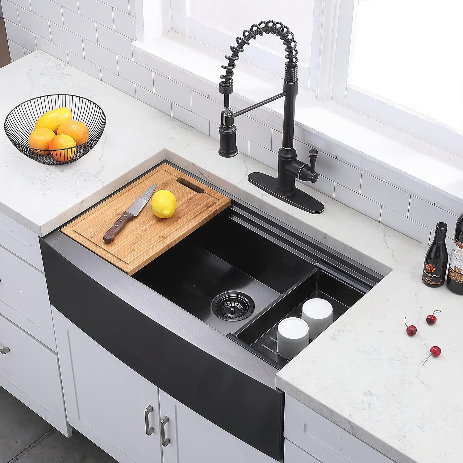 Rustic farmhouse sink for a⁣ classic touch ‌in ⁢your country kitchen