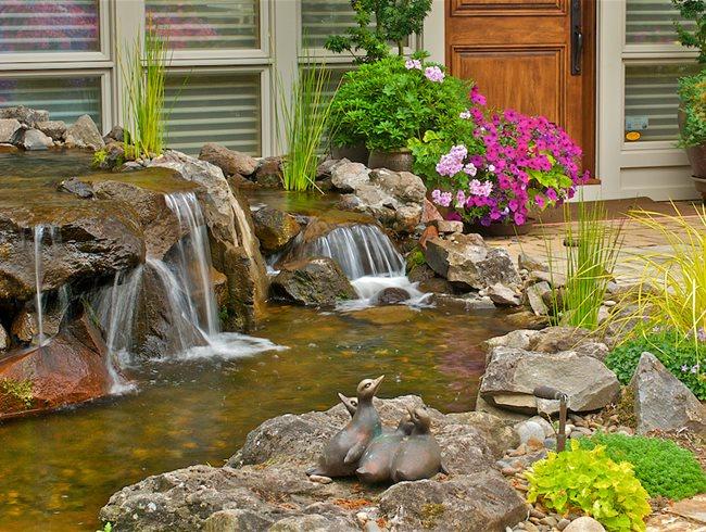 Incorporate water features in your landscaping ‍design to enhance tranquility⁤ and⁤ beauty