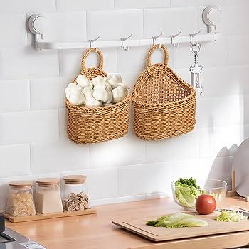 Woven baskets provide ⁣stylish ⁢storage solutions in your charming country kitchen