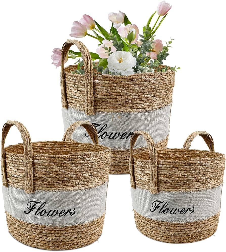 Woven baskets provide stylish storage solutions for your country kitchen decor