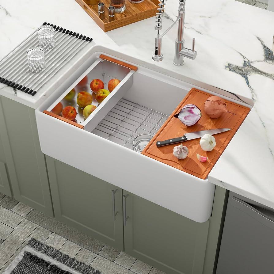 Farmhouse sinks for a functional yet ‌charming touch in your country kitchen