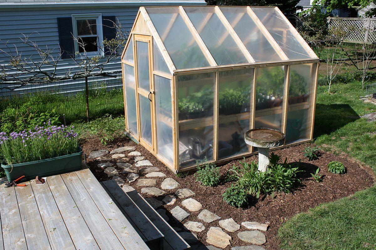 Greenhouses: Marry functionality and aesthetics in ⁤your patio⁣ design with a small greenhouse