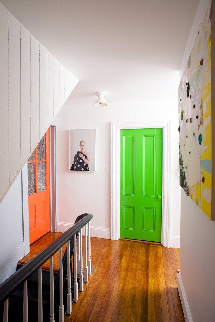 Use bright​ colors to energize your Under Stairs Kitchen ‍and⁢ enhance space‍ perception