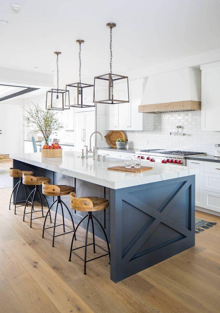 Stylish‌ bar ‌stools encourage gathering in‍ your farmhouse kitchen