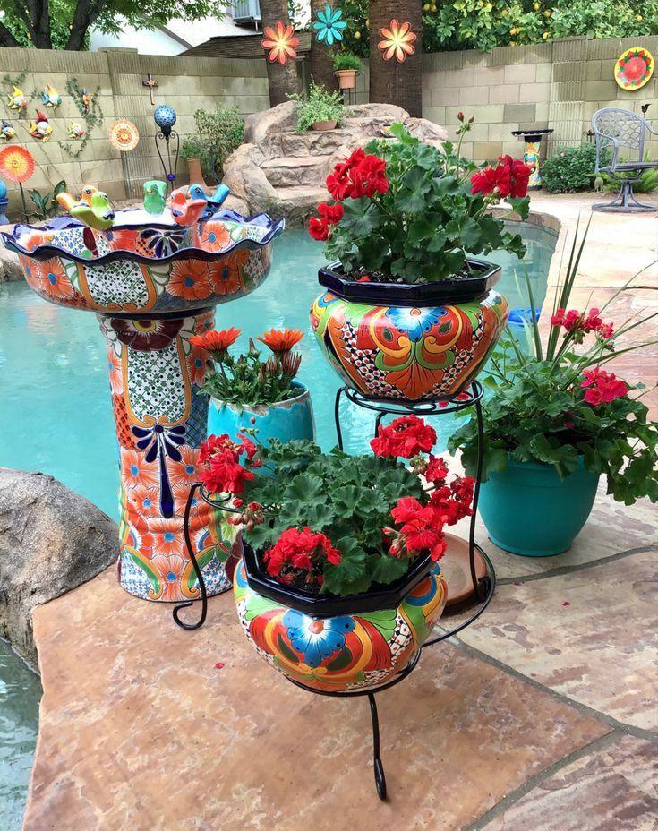 Use colorful planters to⁢ brighten up small patio design