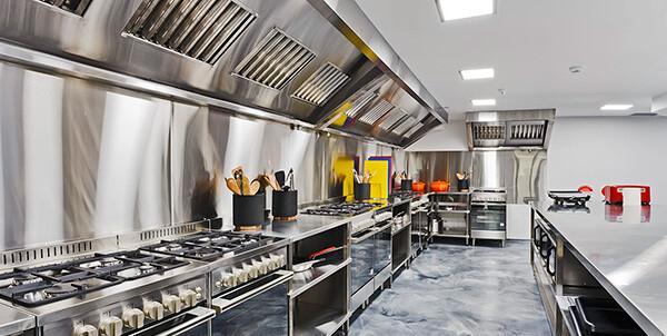 Smart lighting enhances ⁤visibility and creates a comfortable environment in your ‍Industrial Kitchen