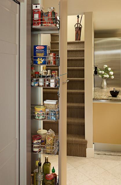 Invest in stackable containers to ⁤optimize pantry organization in your Galley ‌Kitchen