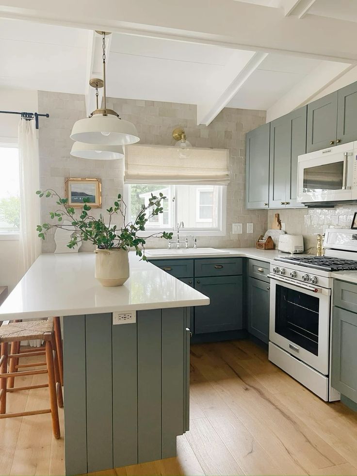 Charming Elements for Your Perfect Country Kitchen