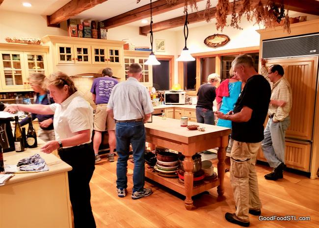 A farmhouse⁣ kitchen island provides extra workspace and gathering space