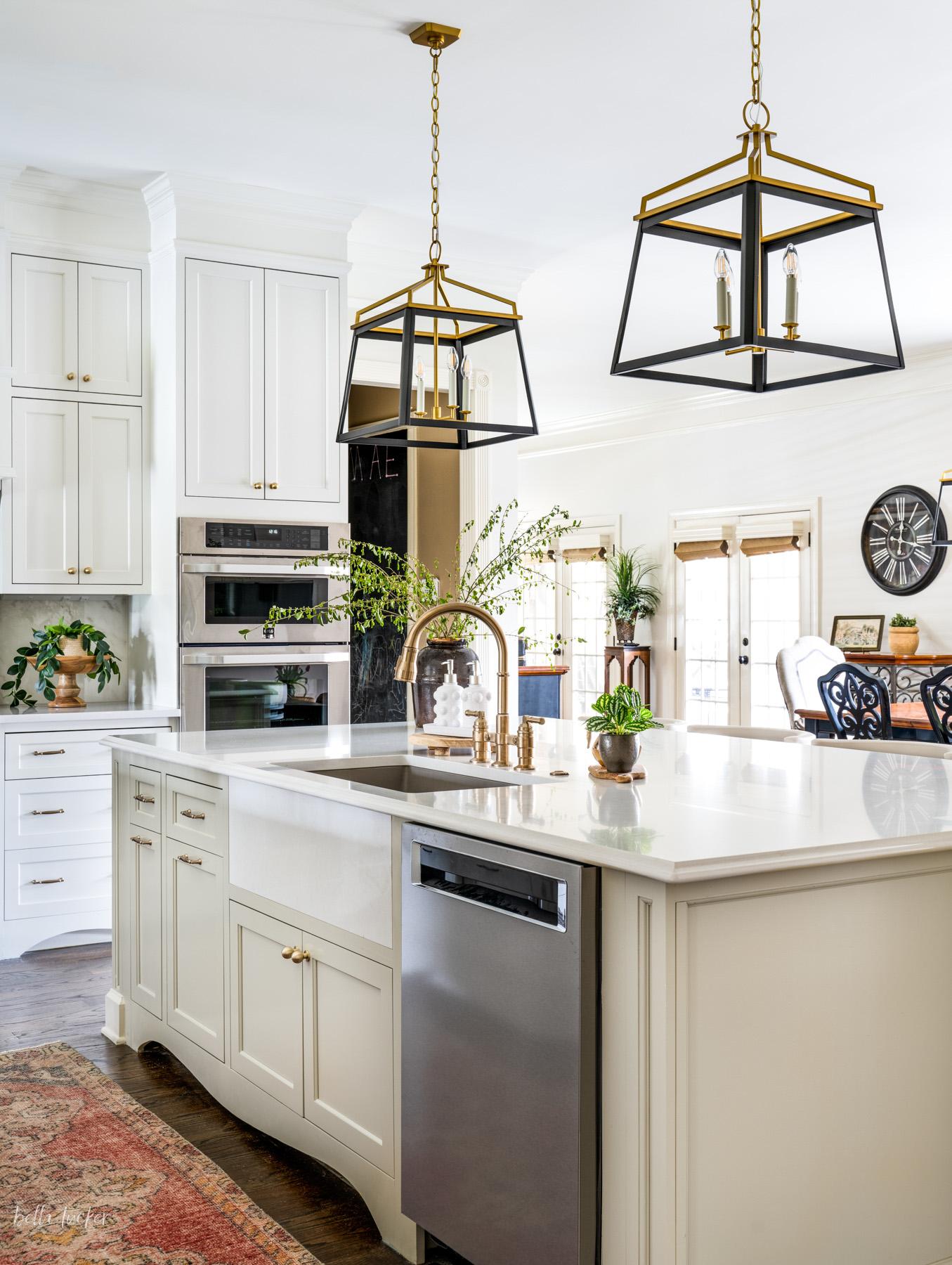 An apron front stove captures the essence of⁤ a farmhouse kitchen