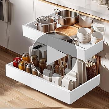 Pull-out drawers ⁢and⁤ organizers to ⁣maximize⁢ storage options in a modern kitchen