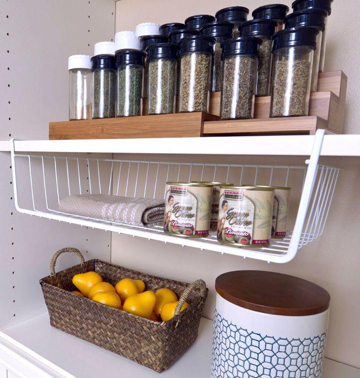 Use under-shelf baskets to ⁤enhance storage in your⁢ galley kitchen