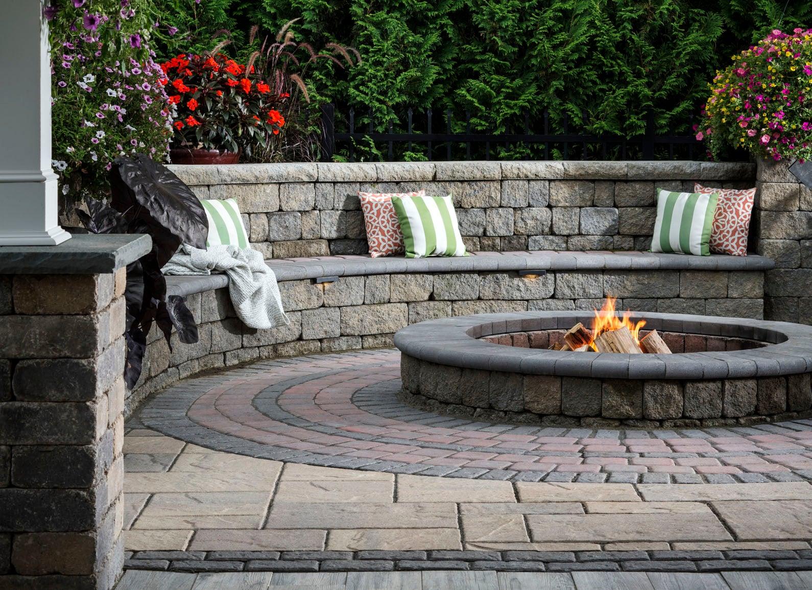 Create a ⁢bonfire area with seating ⁢in your small patio design