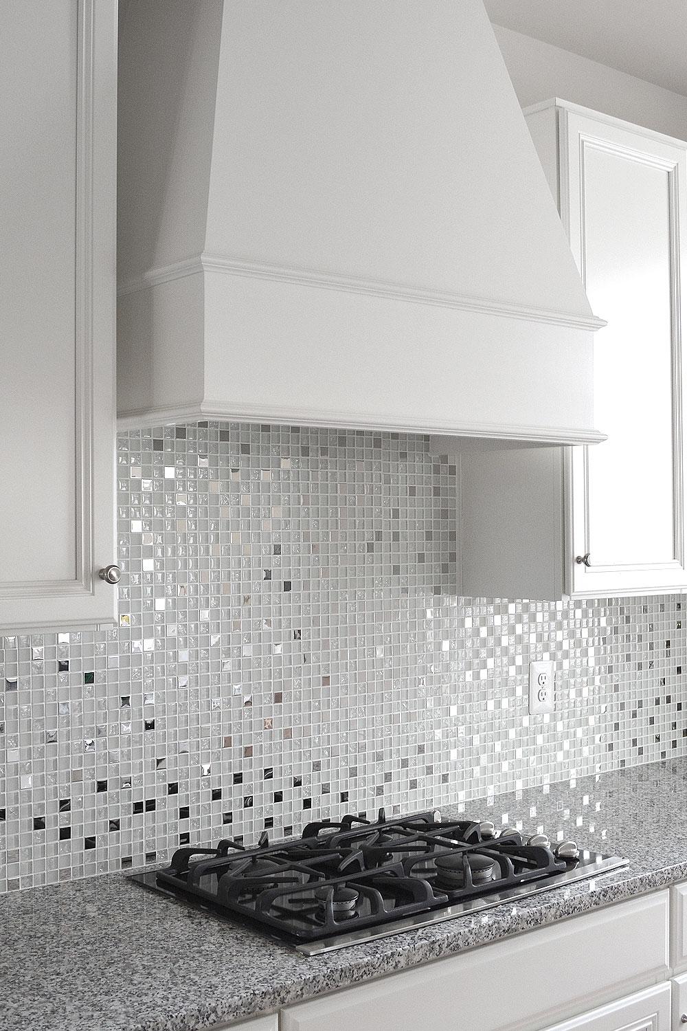 A stylish ​backsplash that adds personality to your ​modern kitchen design