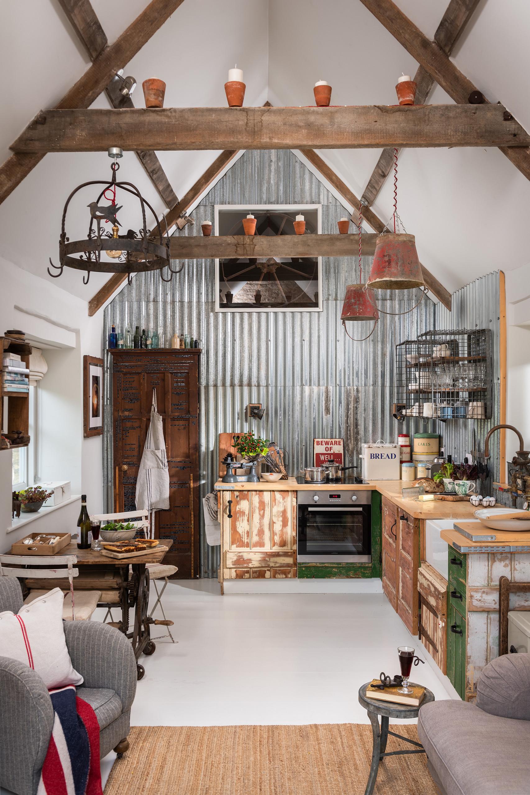 Reclaimed wood accents create‍ warmth and history in your farmhouse kitchen design