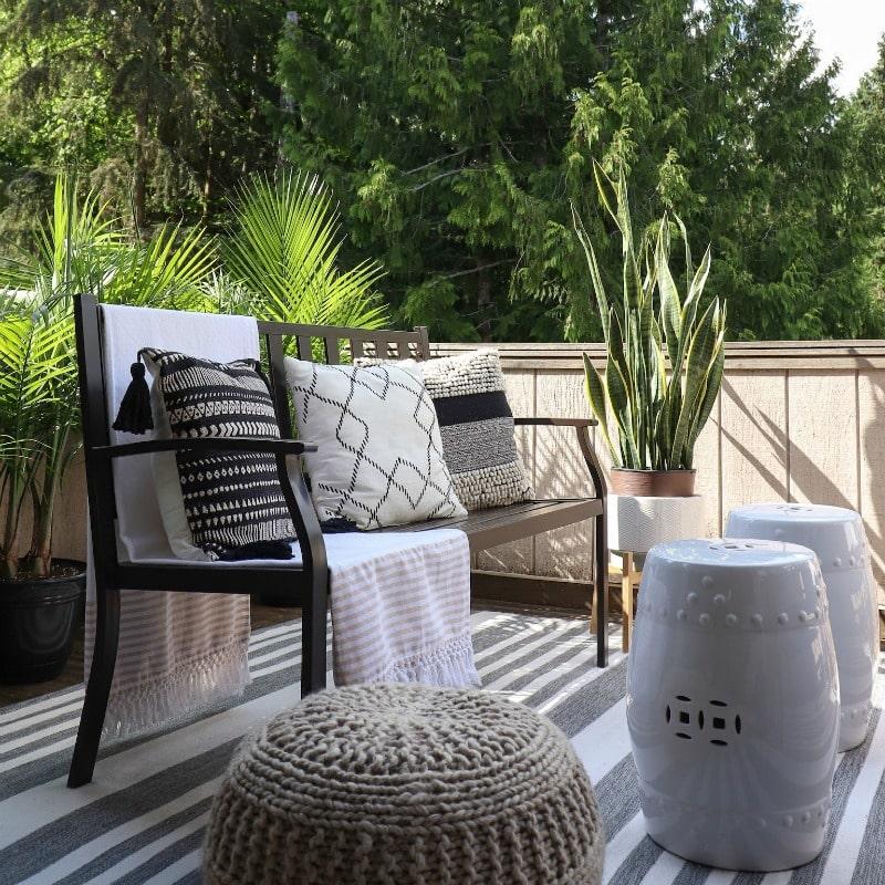 Add ⁤outdoor cushions for plush‍ comfort in your Small Patio Design