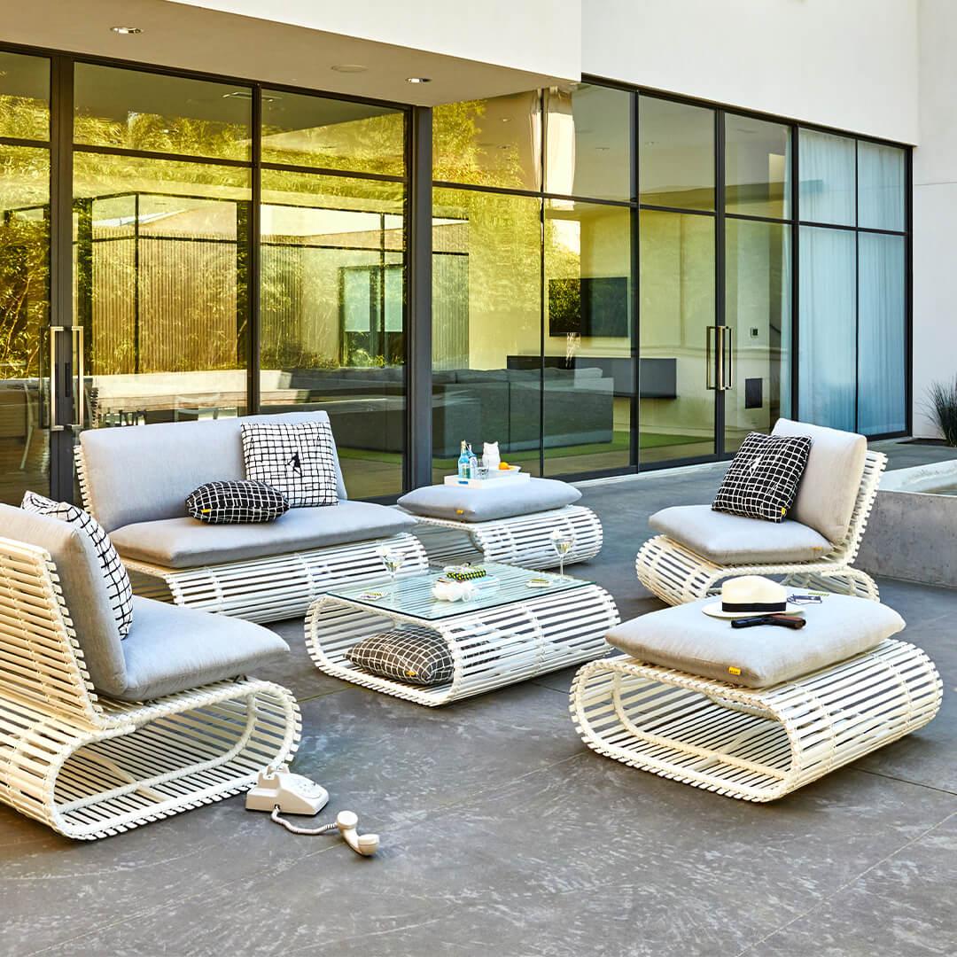 Explore‌ custom-built furniture to fit your ​modern backyard perfectly