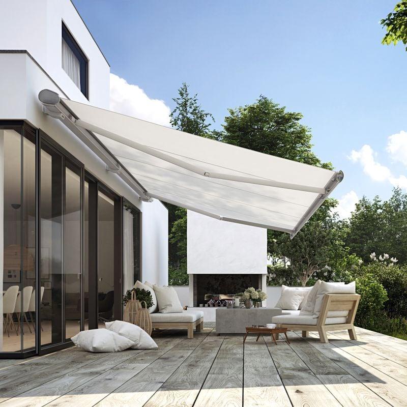 Retractable ⁢awnings: Add practical⁣ shade options to your modern‌ patio design ‌for comfort