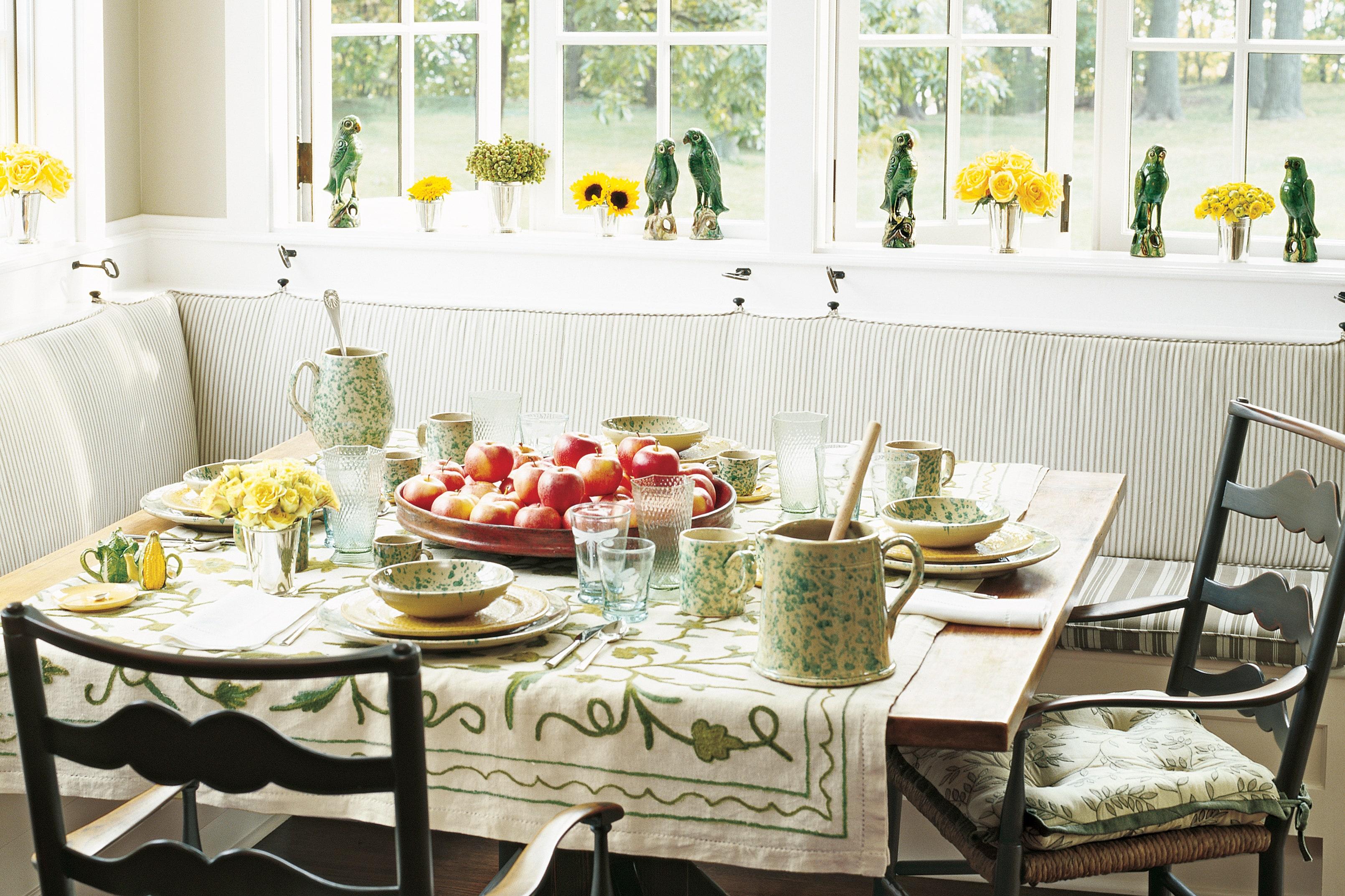 Cozy nooks ‌create inviting spaces for family chats in a​ country kitchen