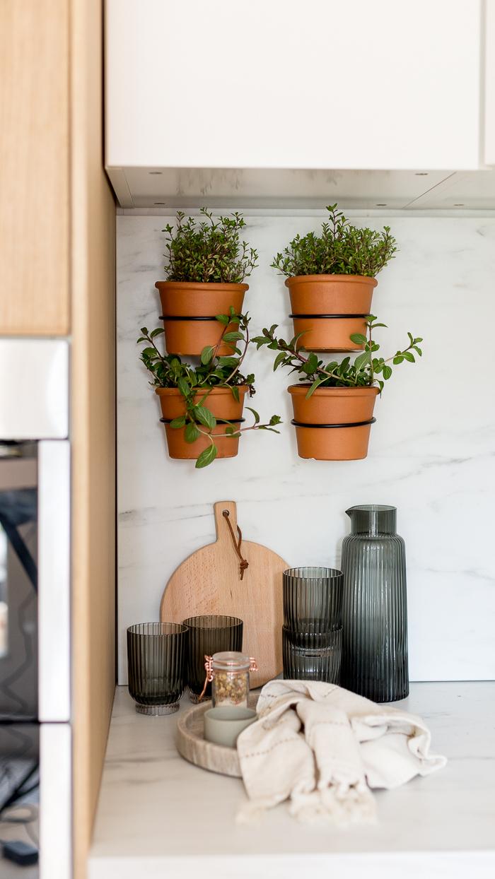 Create a vertical⁢ herb‌ garden for fresh flavors in your under stairs kitchen