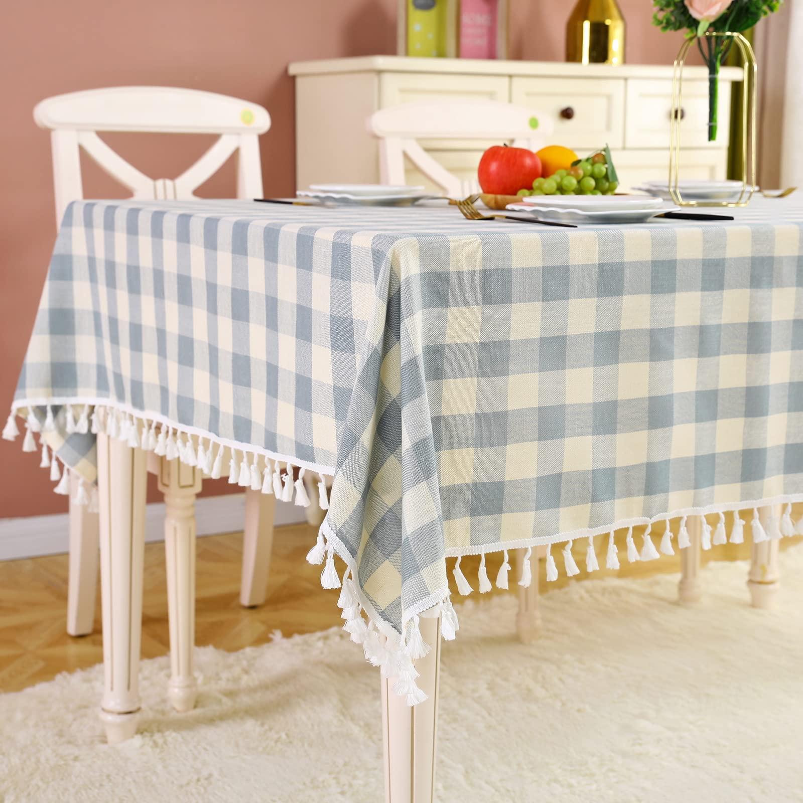 Cozy textiles, like ‌checkered tablecloths, to enhance warmth in your farmhouse kitchen