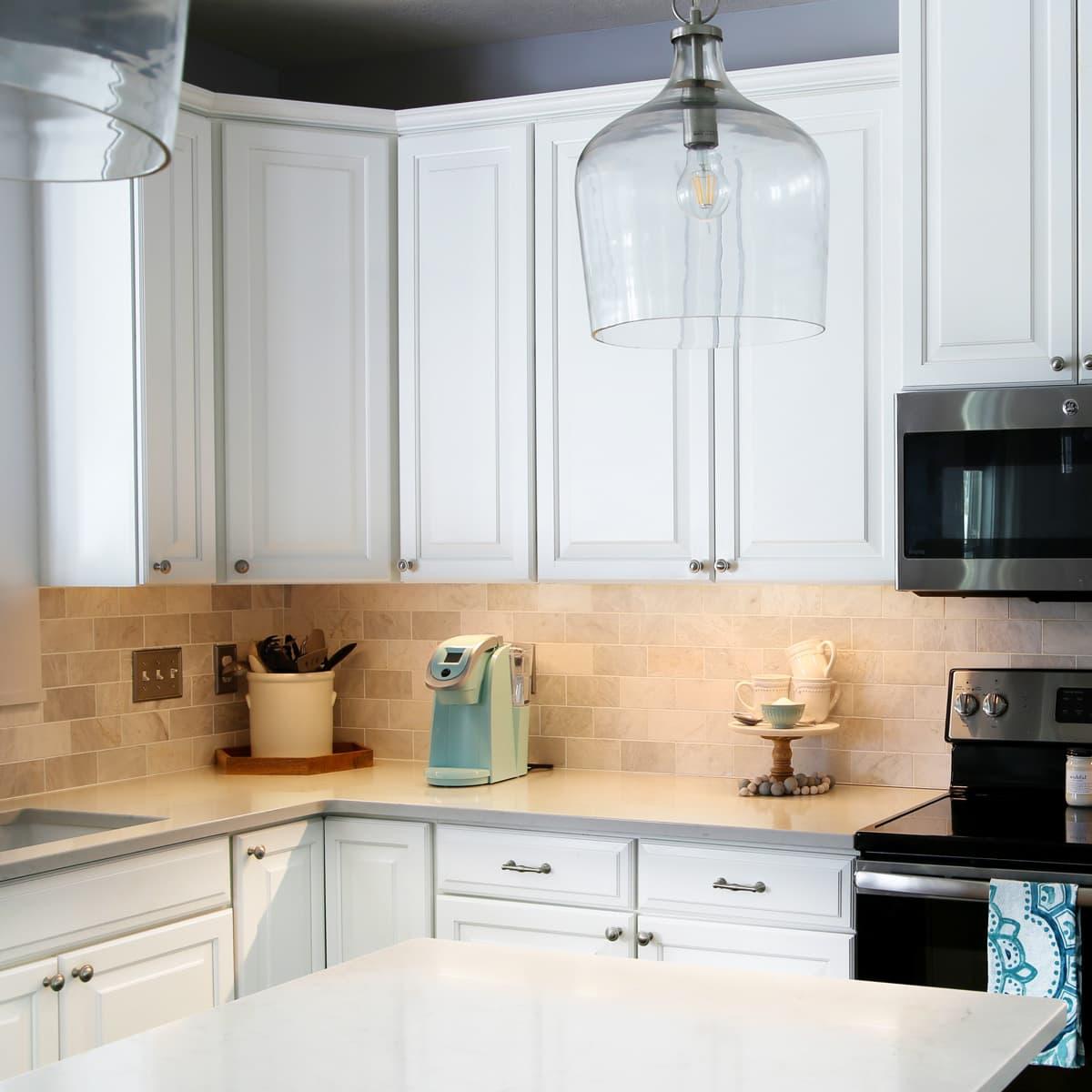 Incorporate lighting under ⁢cabinets to enhance visibility in your Galley Kitchen