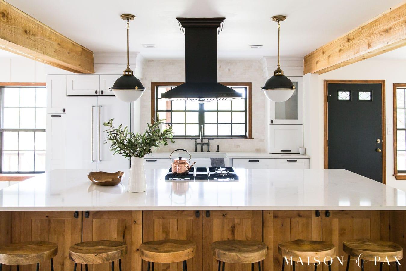 A large kitchen island‍ is the heart of your farmhouse kitchen