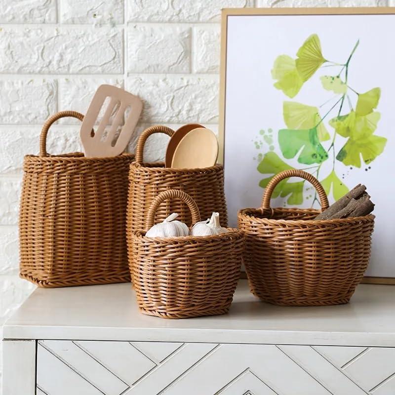 Handwoven‌ baskets offer stylish storage solutions in⁤ any country kitchen