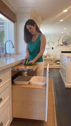 Keep countertops ​clear with built-in ⁢cutting boards in ⁣your galley kitchen