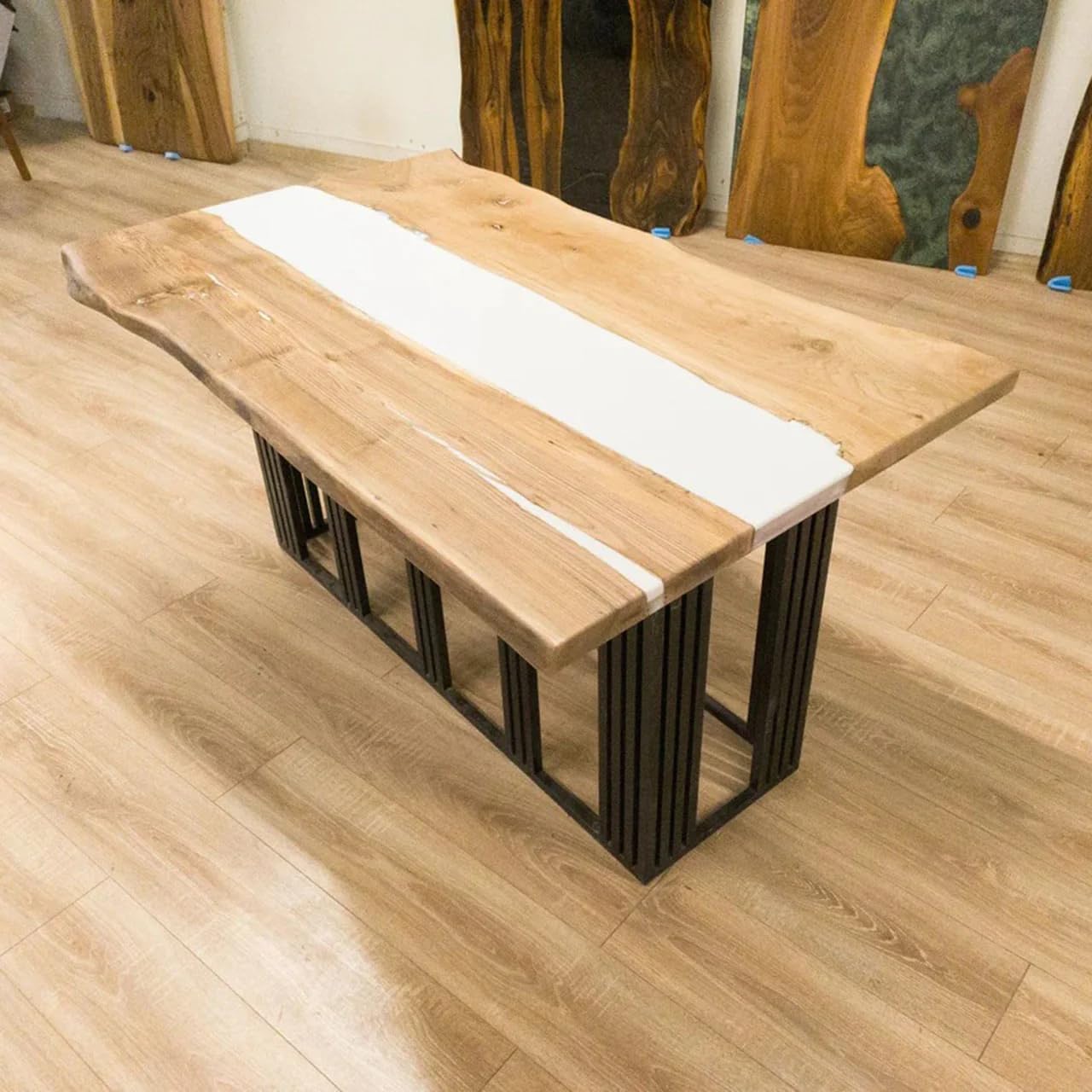 How We Experienced the Customized Large Epoxy Resin Table's Craftsmanship