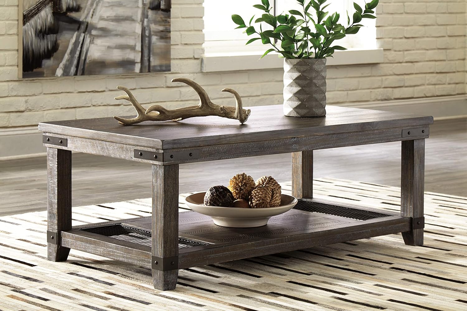 Our​ Thoughts on the Danell Ridge Rustic Coffee Table's‌ Charm ⁢and Craft