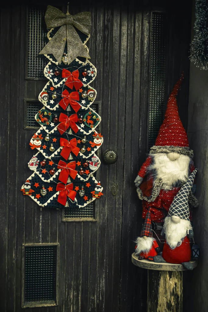 Make It Merry Cozy Christmas Door Decor Ideas