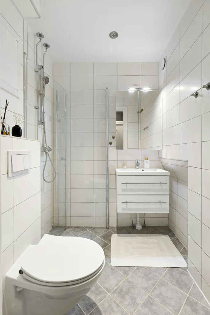 Compact Urban Bathroom