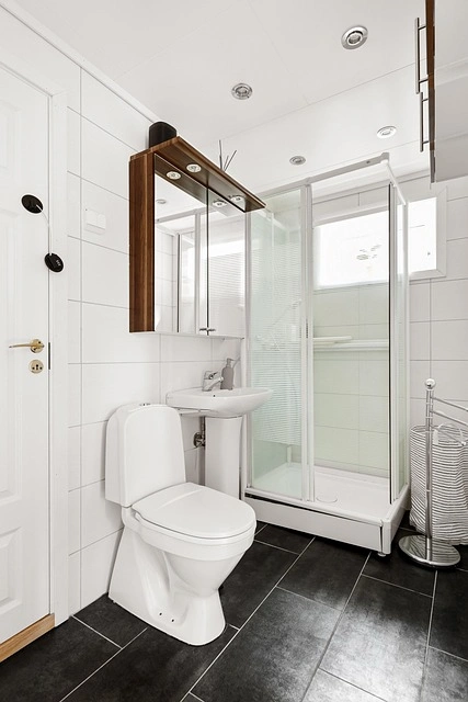 Classic Functional Bathroom