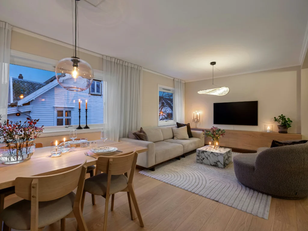 Modern pendant lighting fixture