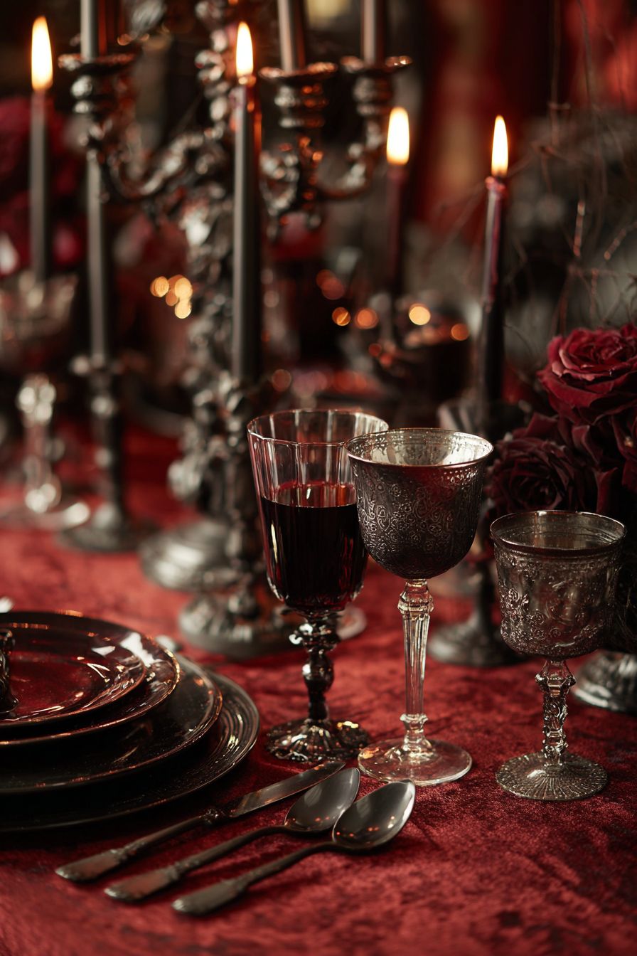 Organize Vintage Vampire-themed Utensils