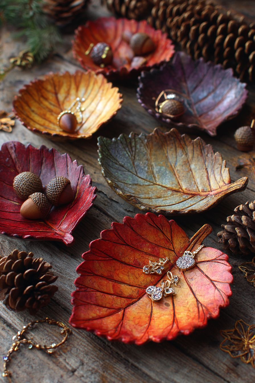 Create Leaf-Shaped Clay Dishes